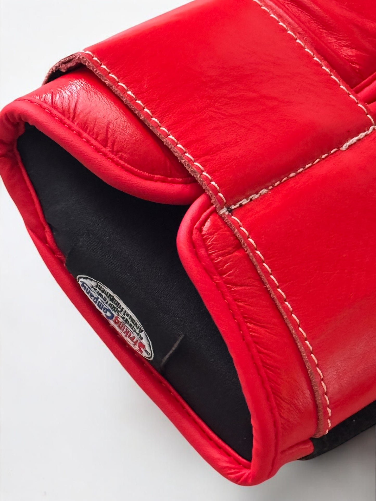 Velcro boxing gloves